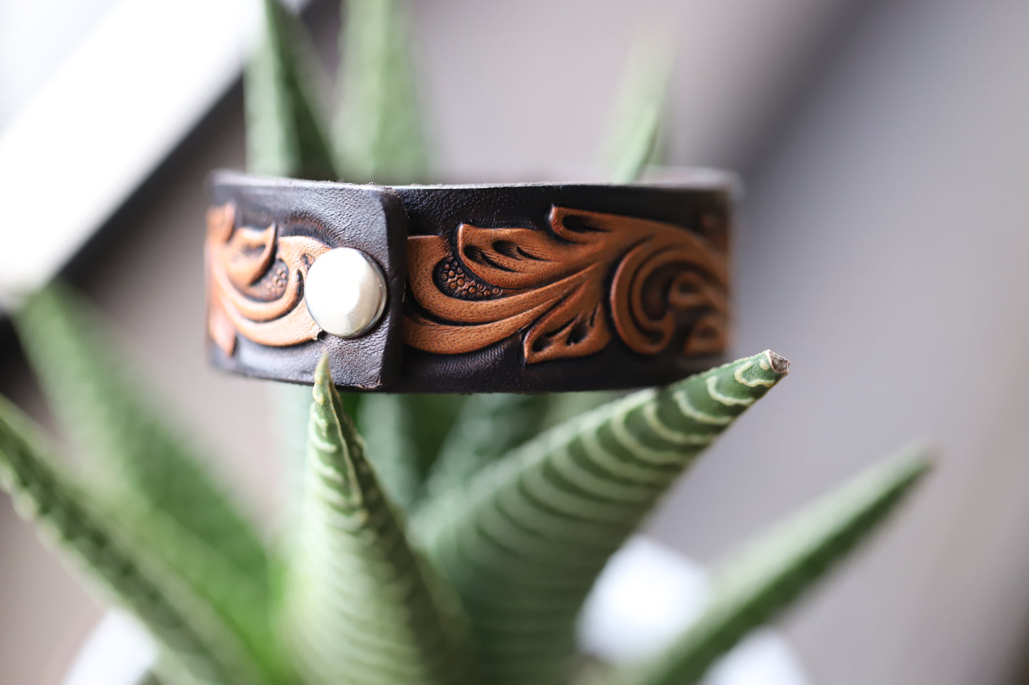 Reservable Blue Flower Leather Cuff Bracelet